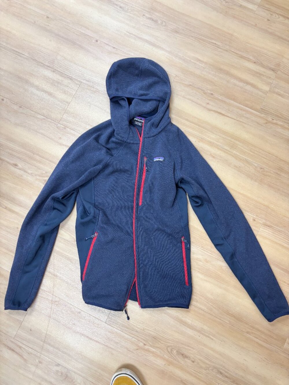 Patagonia Better Sweater Hooded Performance Fleece Navy Red Accents Full Zip - Picture 2 of 6